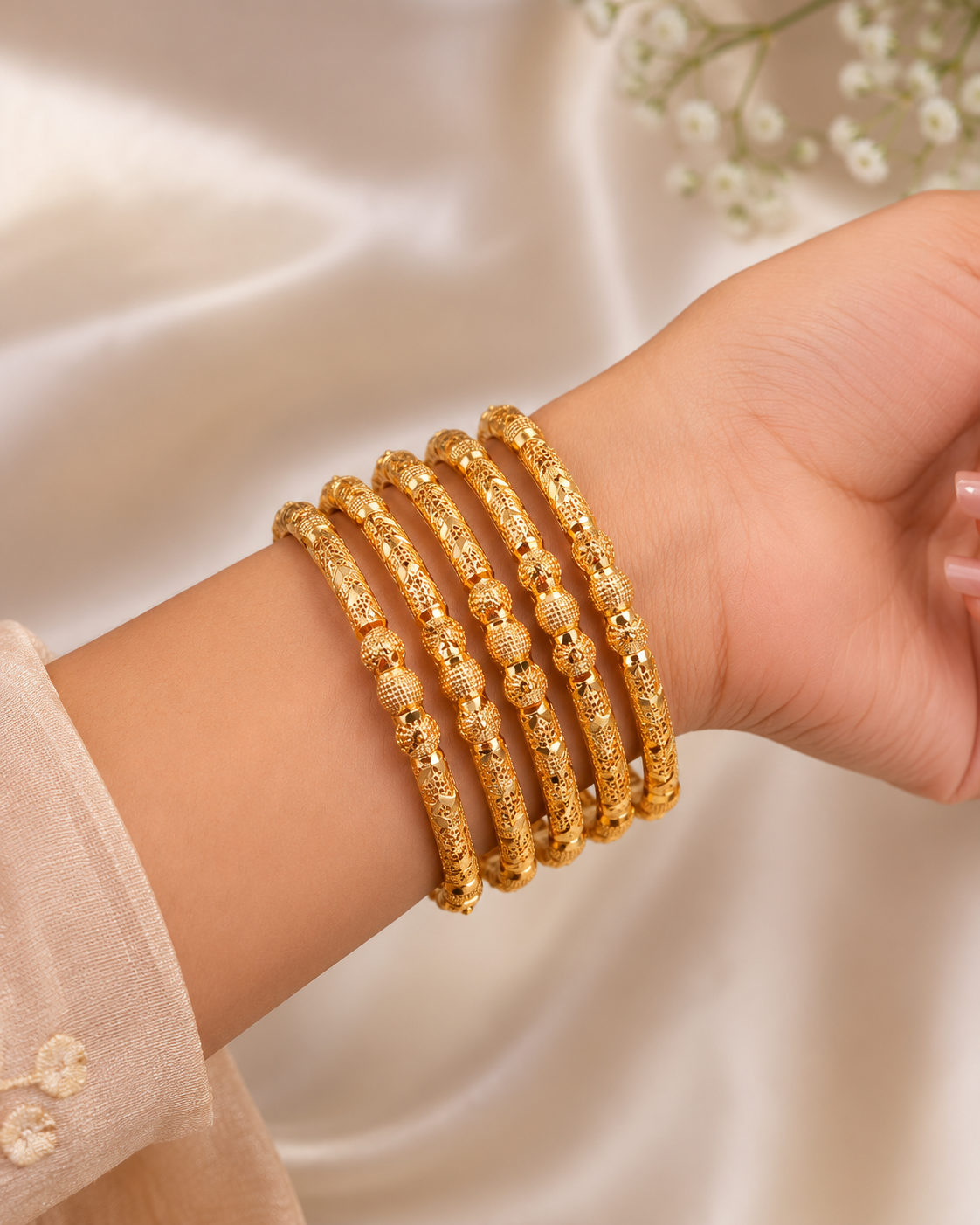 Gold Imitation, set of 6 gold-tone bangles
