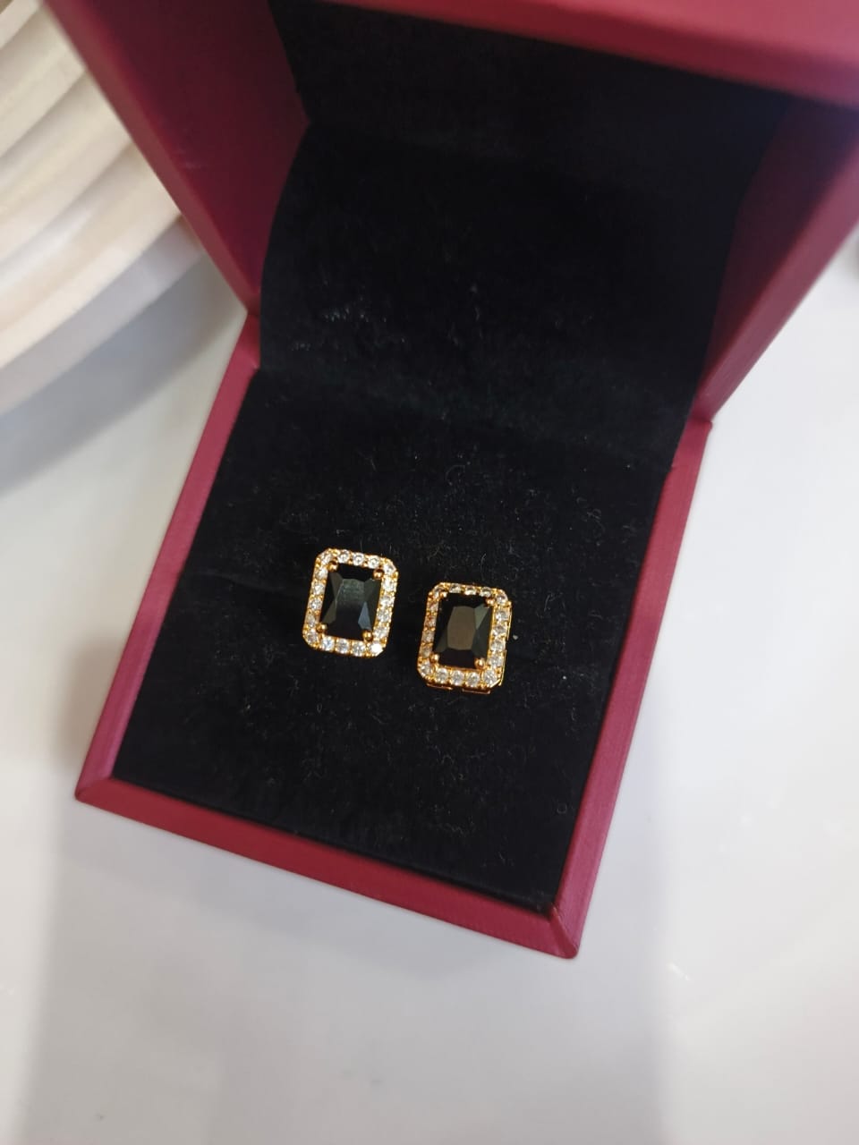 Minimal Grace Stone Stud