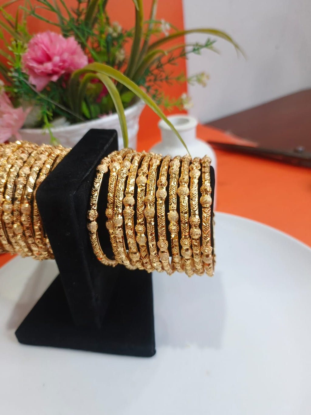 Gold Imitation, set of 6 gold-tone bangles