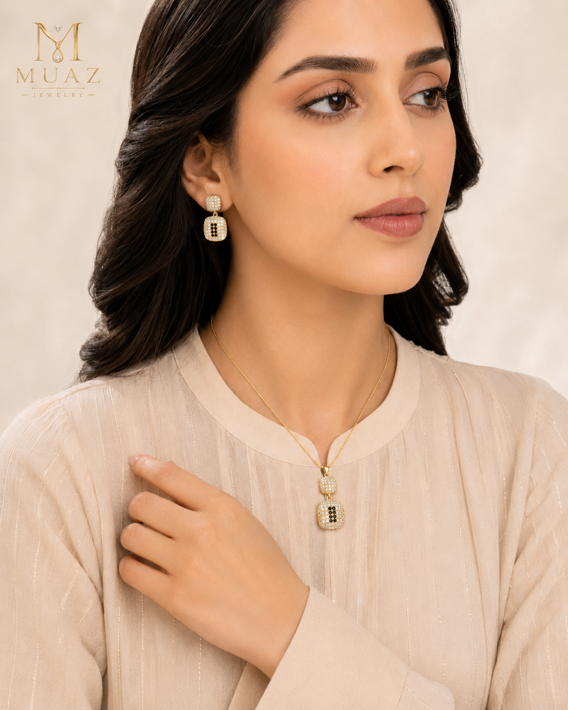 1 Carat Gold Plated Pendant & Earrings Set