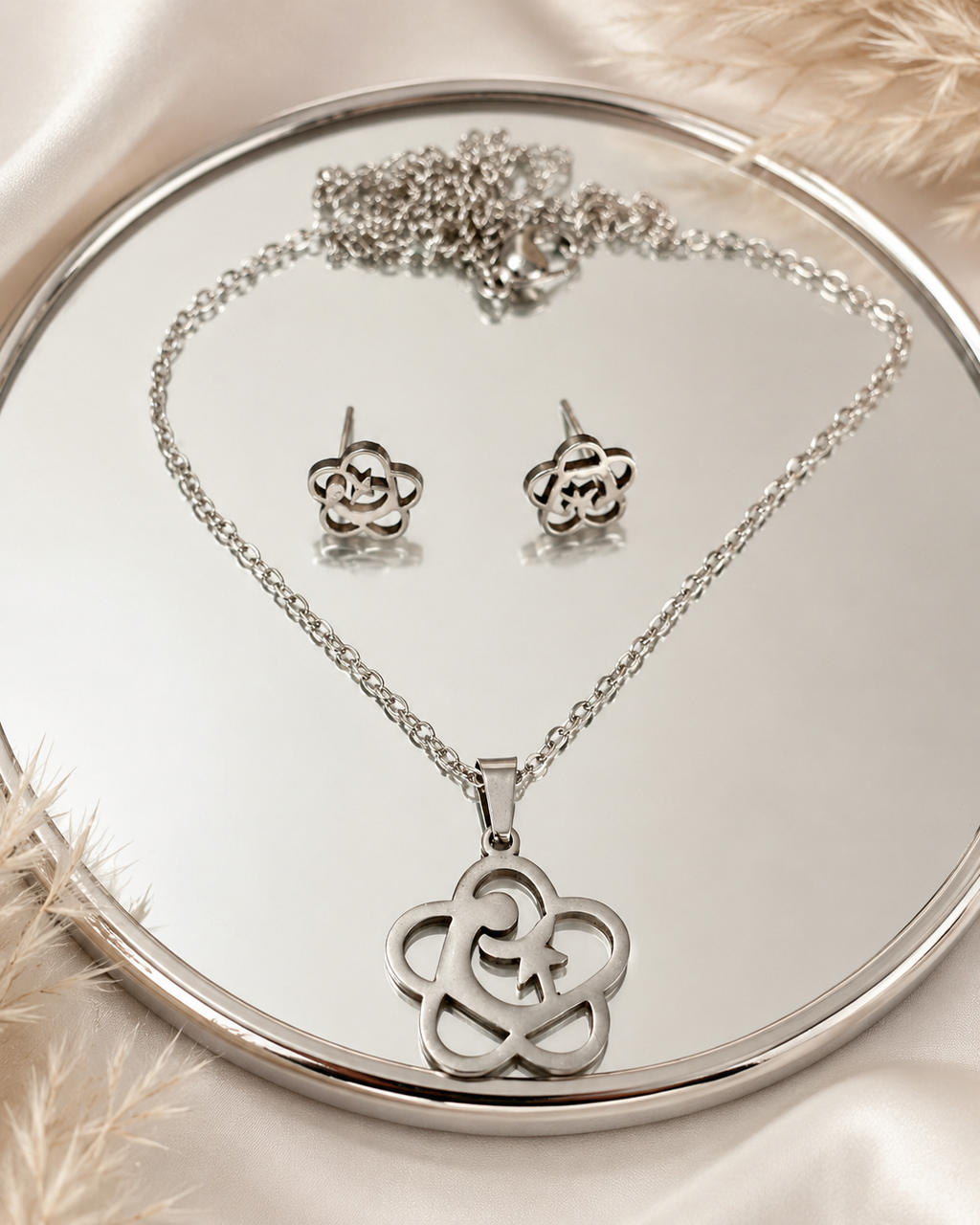 Minimal Silver Flower Pendant Jewelry Set