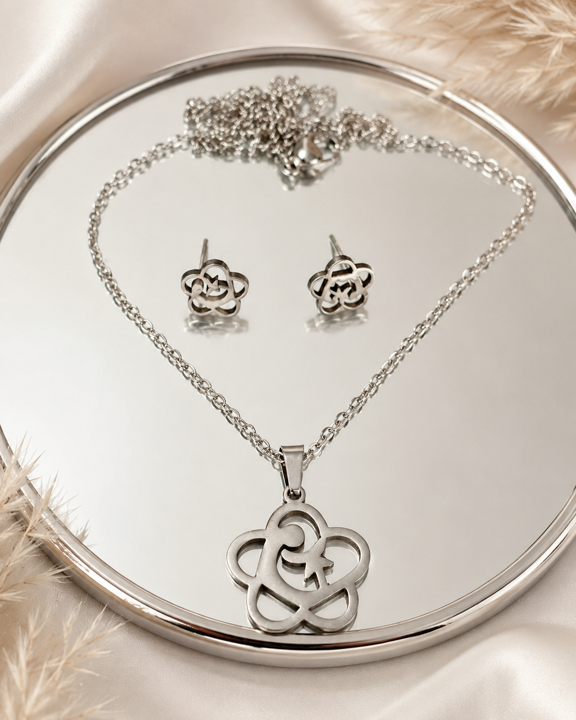 Minimal Silver Flower Pendant Jewelry Set