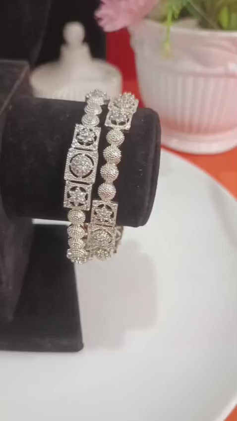 1 Carat Karras Luxury Silver- Size 2.8, 2.10